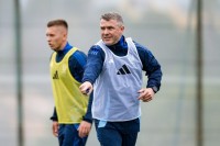 Ребров їх ганяв під дощем. Збірна провела тренування в Іспанії