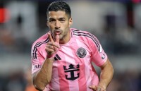 Укуси Суареса повертаються: нова жертва — його відомий партнер - відео