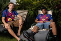 «Барселона» презентувала нову домашню форму - відео