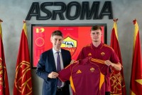 Новий конкурент для Довбика. «Рома» офіційно оголосила про підписання ірландського нападника «Брайтона»