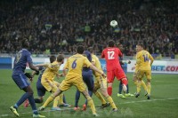 Одна перемога та розгром під час зливи на «Донбас Арені»: історія матчів України проти Франції