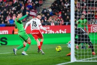 «Жирона» виходить із кризи і перемагає «Осасуну». Які оцінки в матчі отримали Циганков та Ванат?