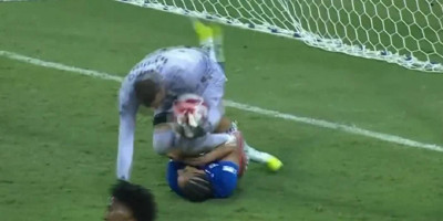 Два культові клуби влаштували масову бійку та встановили рекорд за вилученнями, який тримався з 1954 року