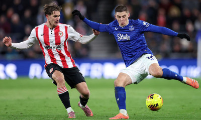 Ярмолюк проти Миколенка. Українське дербі у матчі «Брентфорда» та «Евертона». Відомі оцінки футболістів