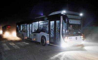 З «Азовсталі» виїхали автобуси з українськими бійцями З «Азовсталі» виїхали автобуси з українськими бійцями