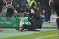 Тренер «Байєра» кумедно симулював поштовх в матчі Кубку Німеччини