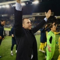 «Нас ждет полный стадион в Киеве, для нас – это самая важная игра». Послематчевые эмоции Шевченко и его подопечных в раздевалке