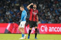 Дубль Жиру. «Мілан» втратив перевагу в два м'ячі у зарубі з «Наполі»