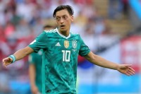 Экс-игрок сборной Германии совместно с Зинченко финансировал приезд немецкого хирурга в Украину