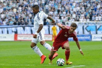 Роман Попов: «Наше поле не «Олімпійський», але грати в футбол можна»