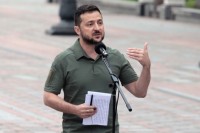 Зеленський провів телефонну розмову із президентом УЄФА