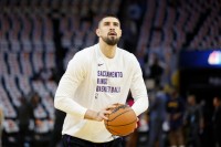 НБА. «Сакраменто» обіграв «Сан-Антоніо», Лень зробив три підбирання