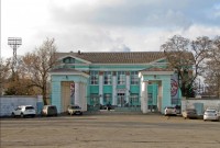 Стадіон «Азовсталь» після приходу Росії: журналіст показав відео зруйнованої арени у Маріуполі