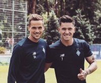 «И пошел брат на брата». Чем закончилась дуэль Вербича и Кендзеры в матче сборных Словении и Польши