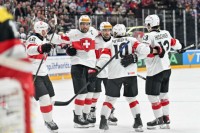 ЧС з хокею. Швеція б'є Польщу, Швейцарія і Австрія закинули 11 шайб