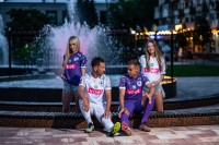 Фіолетовий дизайн і красиві дівчата: новачок УПЛ представив комплекти форм на наступний сезон