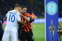 Ярмоленко та Срна запрошують уболівальників на благодійний матч у Києві