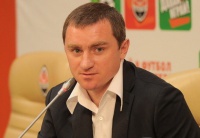 Андрій Воробей працює у футбольній школі «ДНР»?