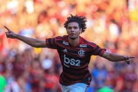 «Фенербахче» посилить свій склад бразильським хавбеком напередодні матчу з «Динамо»