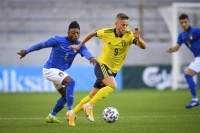 АЗ планирует усилиться игроком сборной Швеции перед матчем с «Динамо»