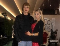 Дівчина Артема Шабанова відпочиває в окупованому Криму