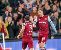 Кривдники «Шахтаря» спіткнулися, але прослизнули в 1/4 ЛЄ, «Вест Хем» феєрично виправив виїзну помилку