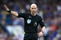 Суддя вкрав у «Челсі» нічию? Суперечливий епізод у штрафному «Сіті» - фото