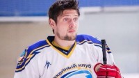 Селезнев переключился с футбола на хоккей