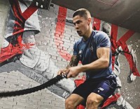 Не хуже Роналду. Денис Попов поделился снимками с тренажерного зала