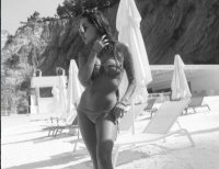 10 купальників найсексуальнішої з дружин зірок «Динамо»