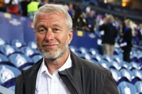 Абрамович хоче, щоб частина грошей з продажу «Челсі» пішла росії – він відмовляється підписувати вивільнення коштів