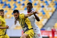 «Лівий Берег» і «Карпати» видали шалений матч, «Рух» розписав мирову з «Кривбасом» - підсумки матчів п'ятниці в УПЛ 