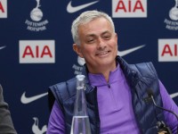 Моурінью під час прес-конференції сам задавав питання і відповідав на них