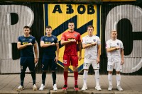 ФК «Львів» представив нову домашню форму - всі кошти з продажу клуб відправить на благодійність