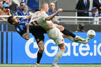 Є така можливість. В Італії розповіли про плани «Роми» на Довбика