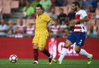 Коноплянка змінив номер у «Севільї»