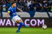 Автомобиль капитана «Крузейро» упал с 200-метровой высоты – футболиста спасали 16 человек