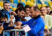 Роман Зозуля подарував свою футболку чемпіону Паралімпійських ігор 