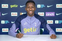 «Тоттенхем» продовжив контракт з півзахисником - офіційно