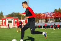 25 тисяч на місяць. «Кривбас» не міг конкурувати з «Карпатами» за гравця