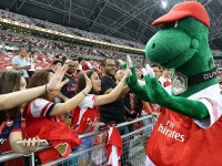 Троллинг дня. «Севилья» подписала контракт с уволенным талисманом «Арсенала»