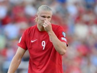 Холанд зверхньою поведінкою накликав гнів фанатів збірної Норвегії – відео інциденту  