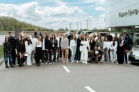 Як футболісти «Динамо» відзначили чемпіонство. В автосалоні Porsche