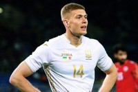 Агент Довбика: «Були пропозиції від клубів Англії та Італії»