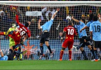 Гра рукою. Правий той, у кого більше прав?