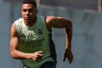 «Реал» підтвердив проблеми Мбаппе. Гравця відправили до лікарні