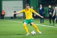 «Он - в психическом расстройстве!». Игрок «Црвены Звезды» сломал ногу защитнику сборной Литвы