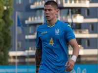 Попов у супроводі лікаря збірної України вирушив на обстеження в Рим – захисник «Динамо» травмувався у матчі з «Емполі»