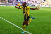 Новий талант Дортмунда розриває Бундеслігу. Мукоко став наймолодшим, хто забив 10 голів у лізі