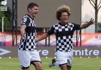 Бывший нападающий «Динамо» феерит в Сингапуре (ВИДЕО пентатрика)